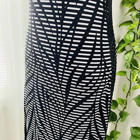 Frank Lyman Long Colorblock Maxi Dress Black & White Stretchy Comfy - Size 6 - Picture 5 of 8